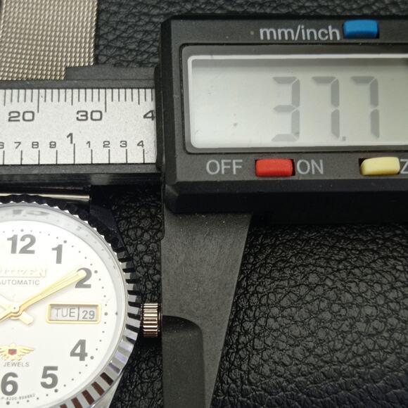 Vintage 1970 Citizen Automatic Mens Silver Watch W/daydate & Gold accents - Picture 6 of 7